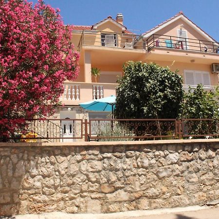 Apartman Tisno Zewnętrze zdjęcie