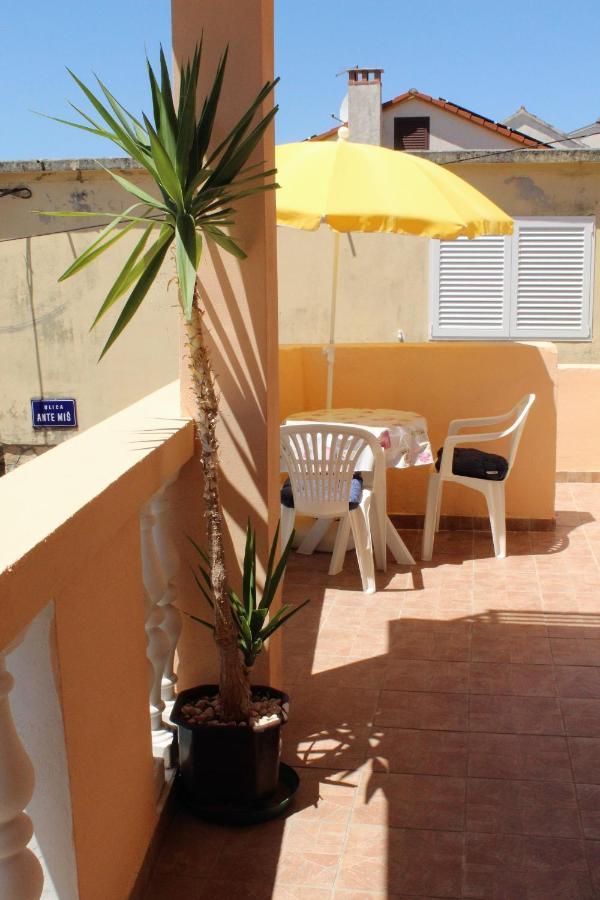 Apartman Tisno Zewnętrze zdjęcie