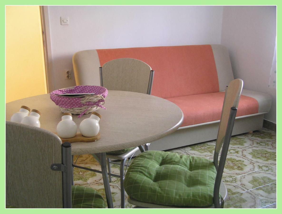Apartman Tisno Zewnętrze zdjęcie