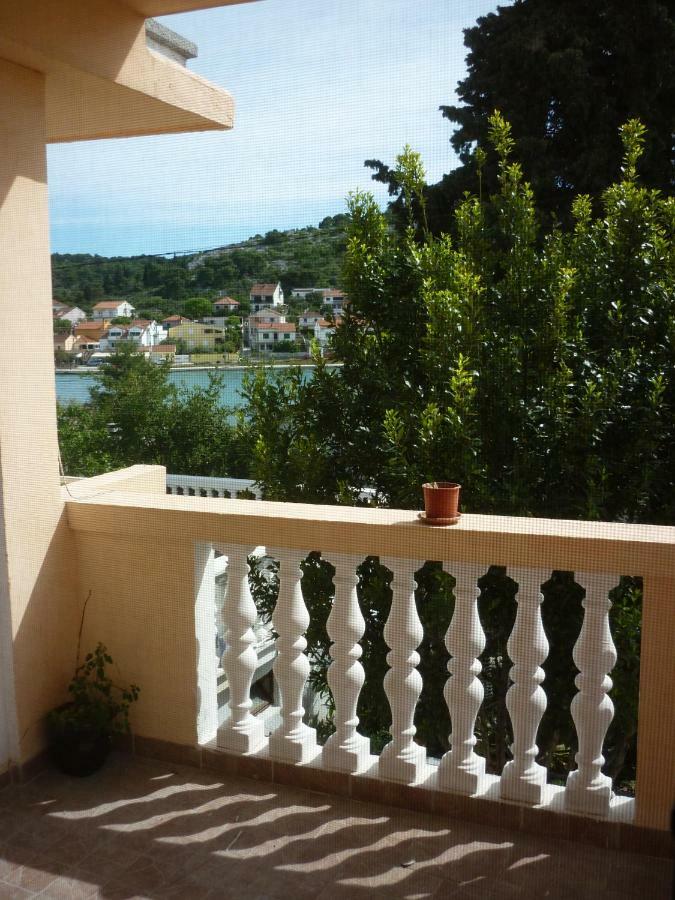 Apartman Tisno Zewnętrze zdjęcie